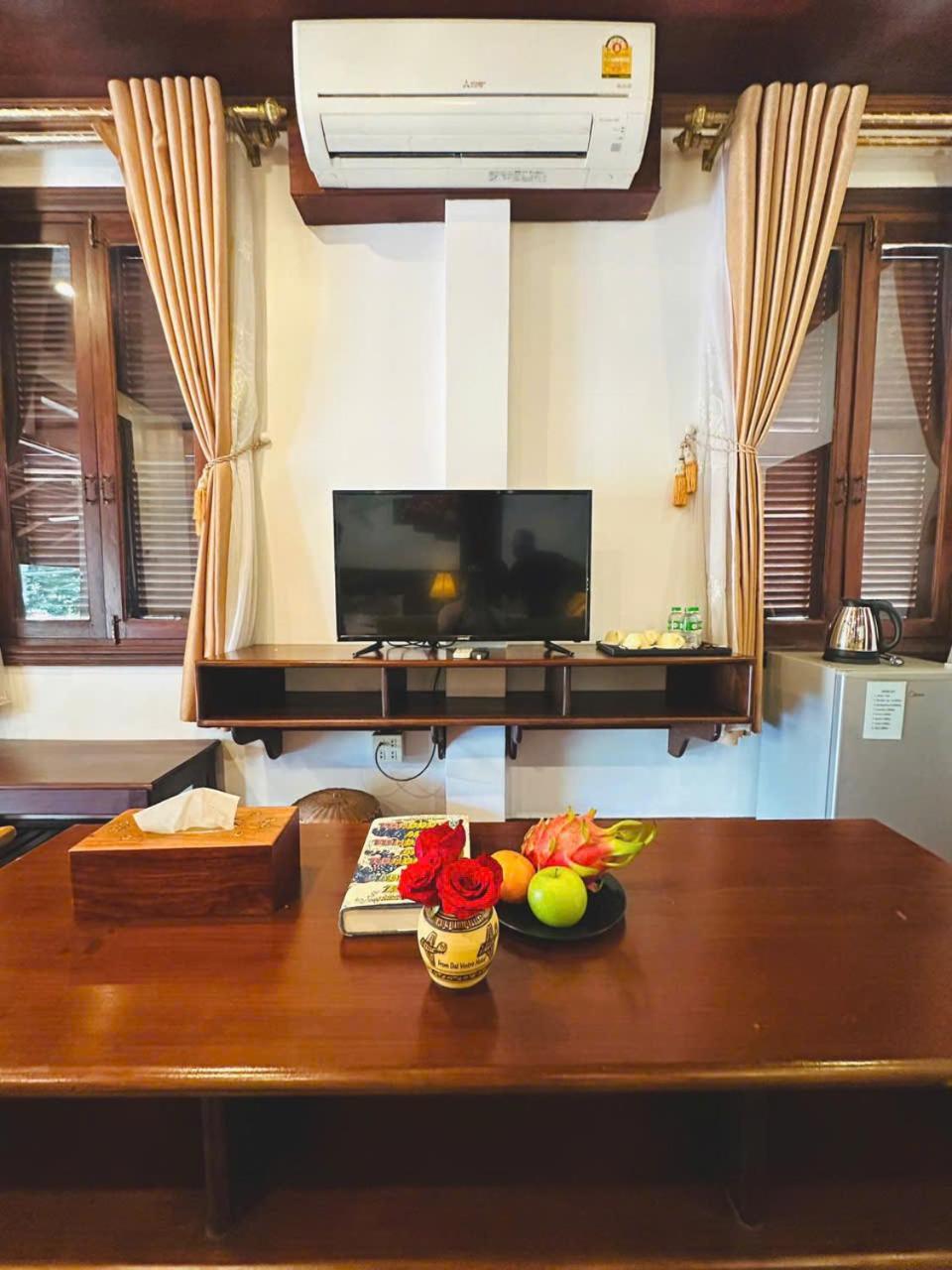แม่โขง ชาร์ม ริเวอร์ไซด์ Hotel หลวงพระบาง ภายนอก รูปภาพ